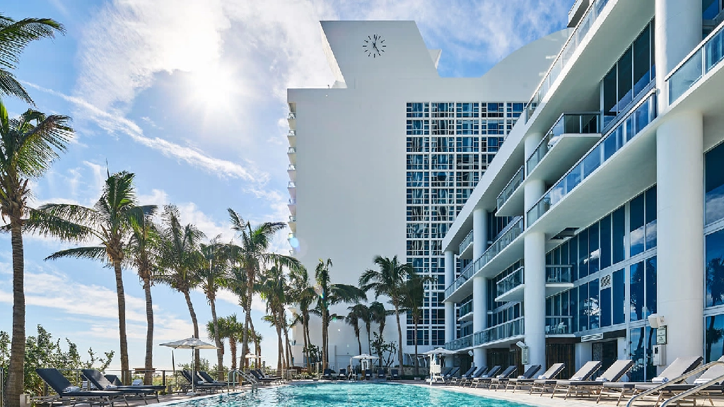 Private shuttle to Carillon Miami Wellness Resort from Miami Airport