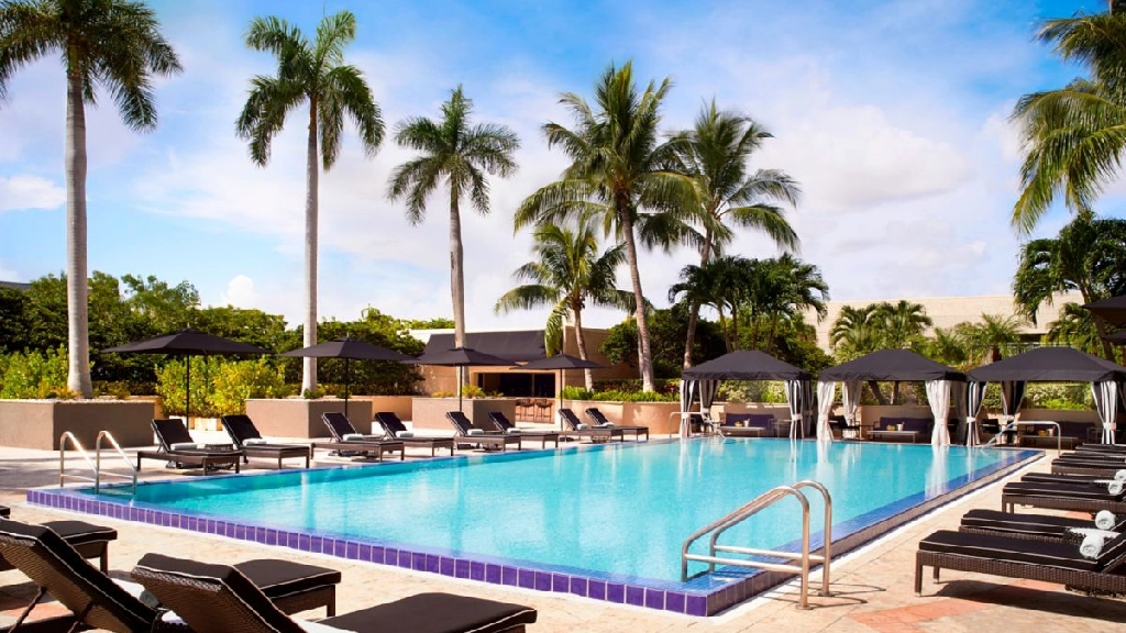 Private car service to The Ritz Carlton Coconut Grove Miami