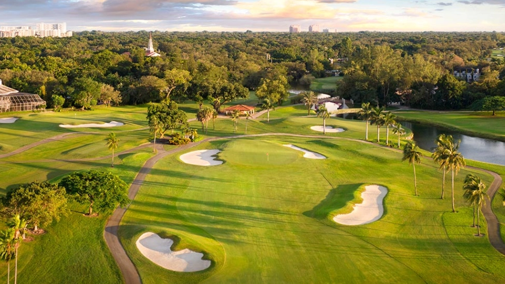 Chauffeur-driven limo and car service to golf championships in Miami – Miamicoach Worldwide