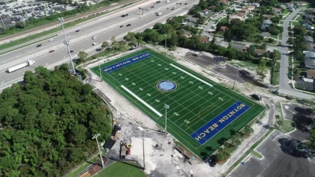 Private limo and car service for families attending local high school football games in Miami – Miamicoach Worldwide