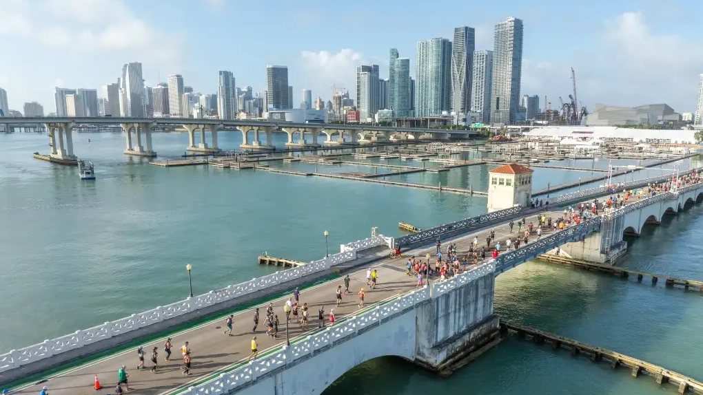 Chauffeur and limo service for Miami running & marathon events