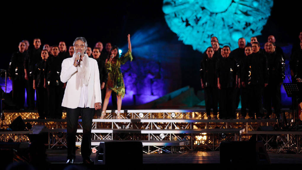 Luxury limo service to Andrea Bocelli Orlando concert October 2025