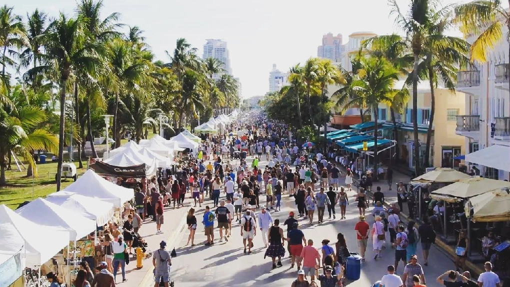 Chauffeur and limousine service for Art Deco Weekend Miami 2026